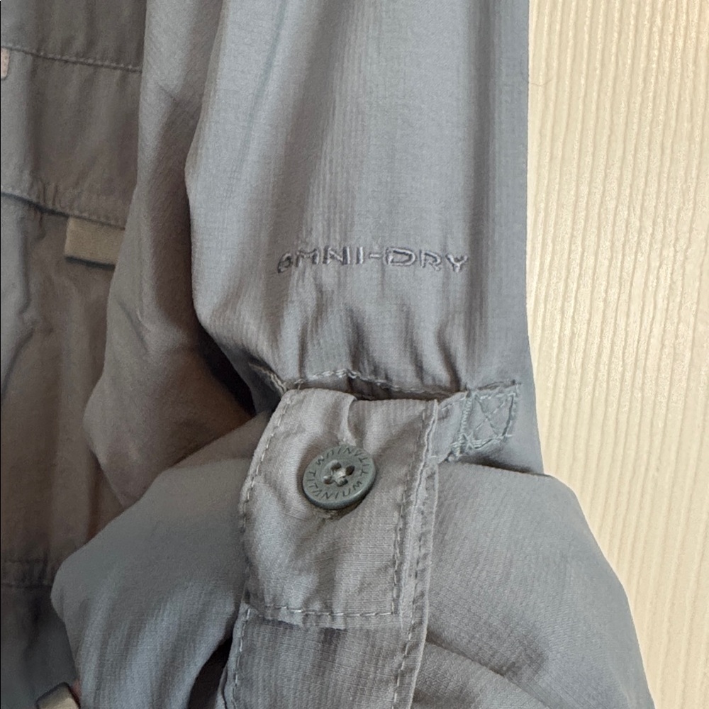 Men’s Columbia Titanium series fishing or sportsman shirt in XL. - Picture 4 of 6